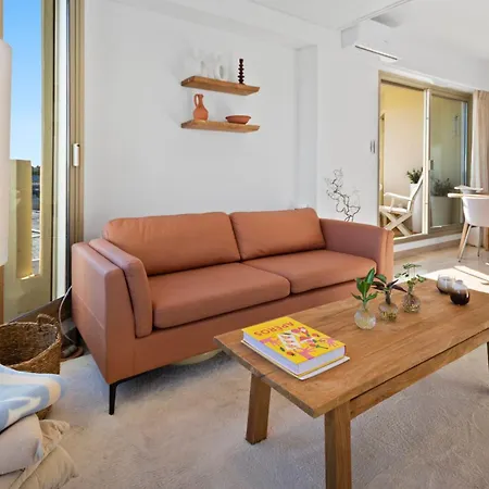 公寓 The Rooftop - Jacuzzi - Sea - 180 Terrace - Parking 昂蒂布