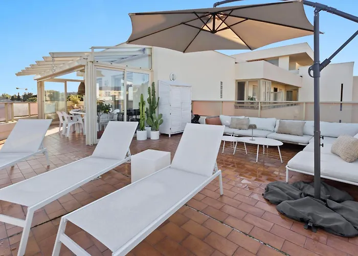 The Rooftop - Jacuzzi - Sea - 180 Terrace - Parking 昂蒂布