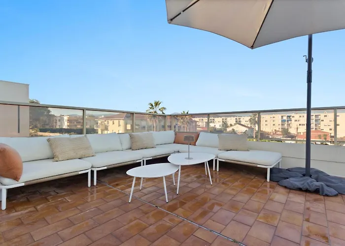 The Rooftop - Jacuzzi - Sea - 180 Terrace - Parking 昂蒂布